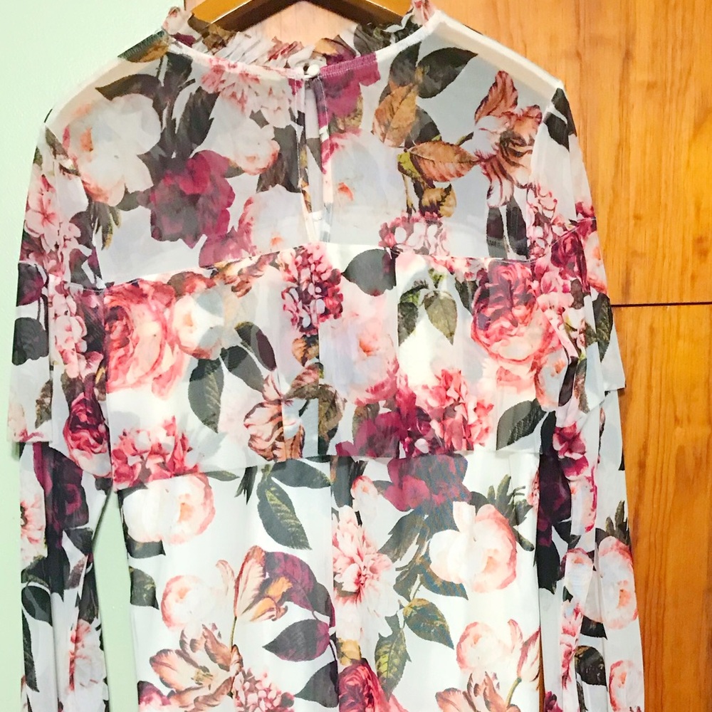 🍇 GORGEOUS TOP🍇 - Picture 6 of 8
